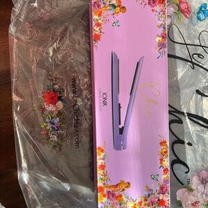 TRY IT - IONIK LE CHIC PURPLE NEW Straighten fast no frizz! Gift salon style